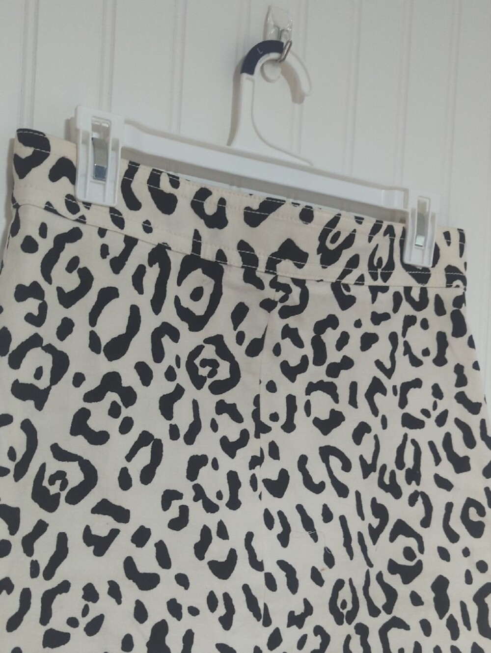 Ann Taylor Black and Cream Leopard Pencil Skirt - Picture 3 of 6